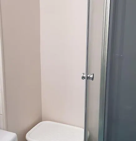 3 Etoiles - 1 Les Becs سا يْليرْ دو ري